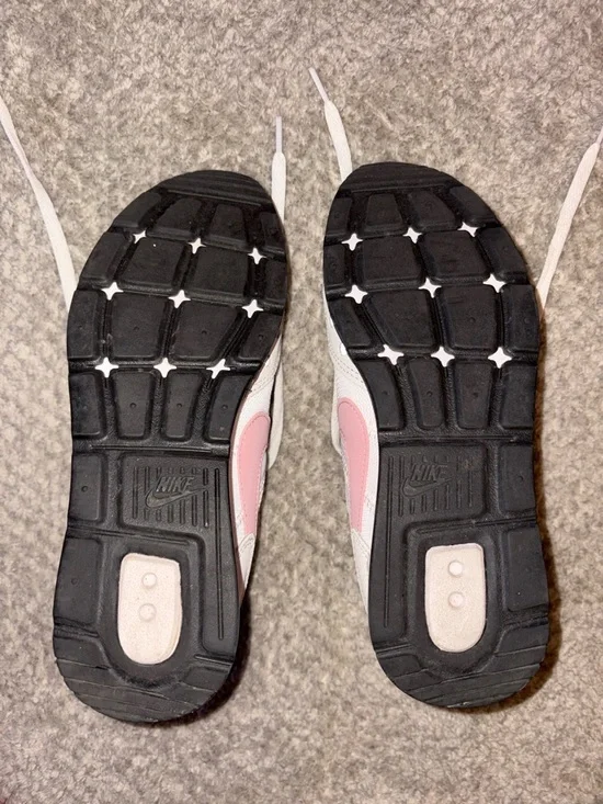 Nike Women's Cream and Pink Sneakers - Picture 9 of 9